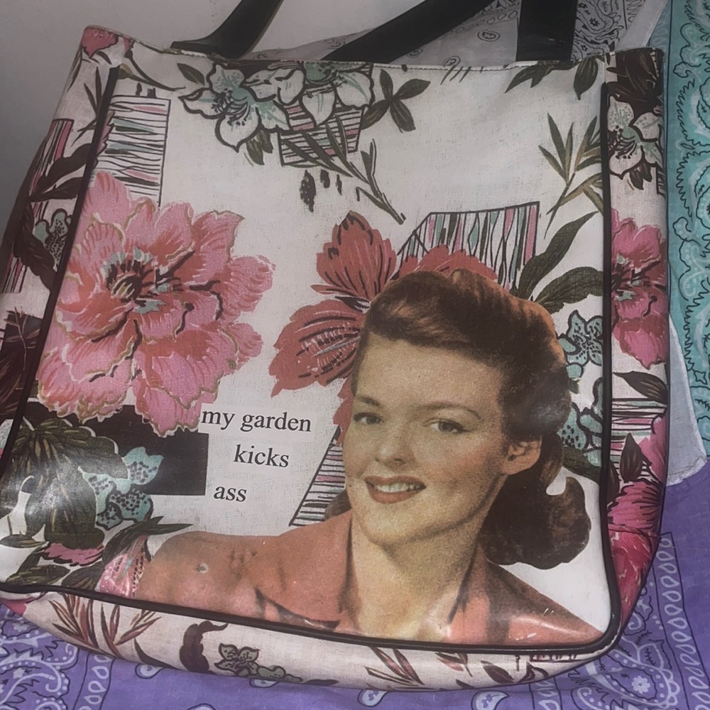 Vintage Floral Graphic Tote Bag in Pink and Cream